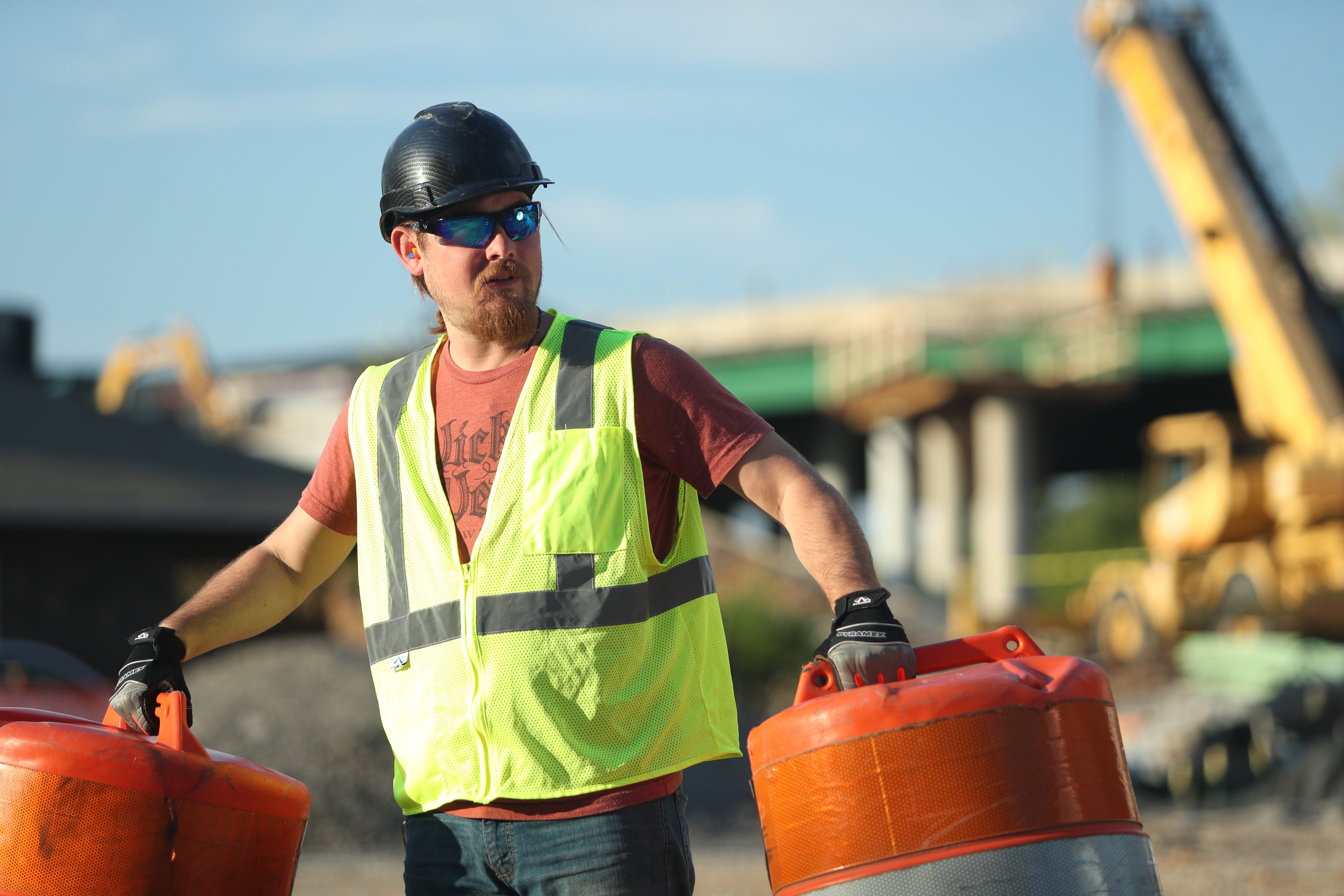 Full brim vs hot sale cap hard hat